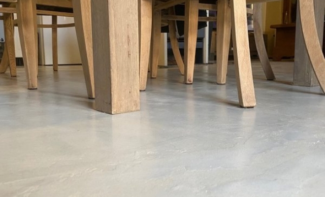 Atelier enduit et béton ciré chez Construire au Naturel proche de Grenoble, Saint-Egrève, CONSTRUIRE AU NATUREL